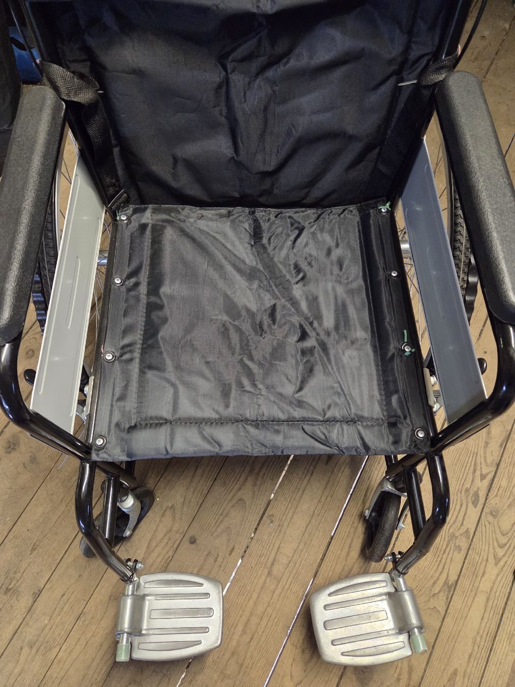 Chaises roulantes: Rollstuhl klappbar – D'occasion à Wädenswil par weihpos 1
