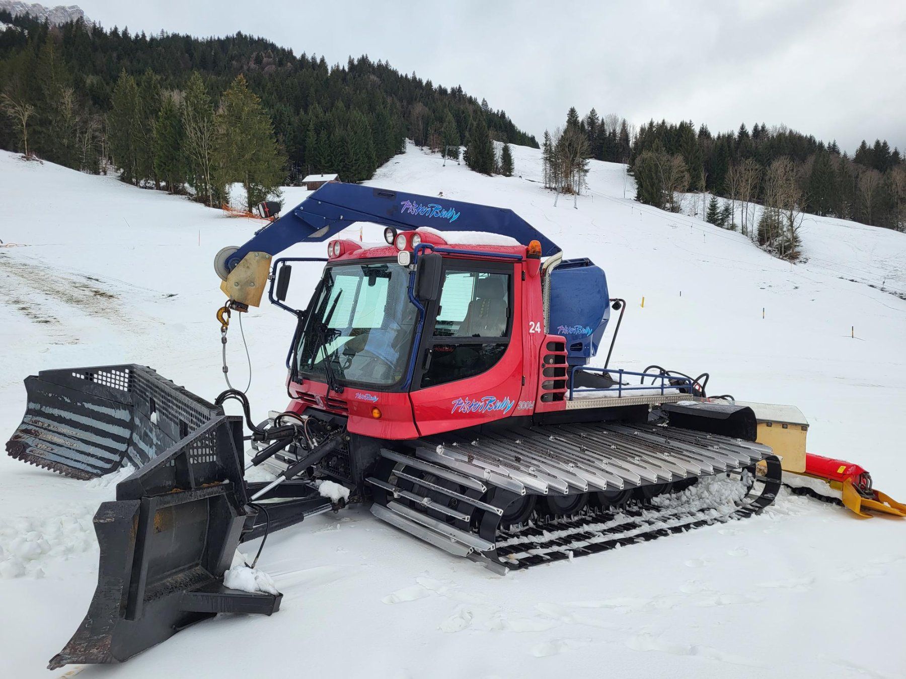 Kit di modellismo & Modellini statici: Pistenbully Kässbohrer PB 300 mit Seilwinde – Usato da Luzern venduto da le_z5xD