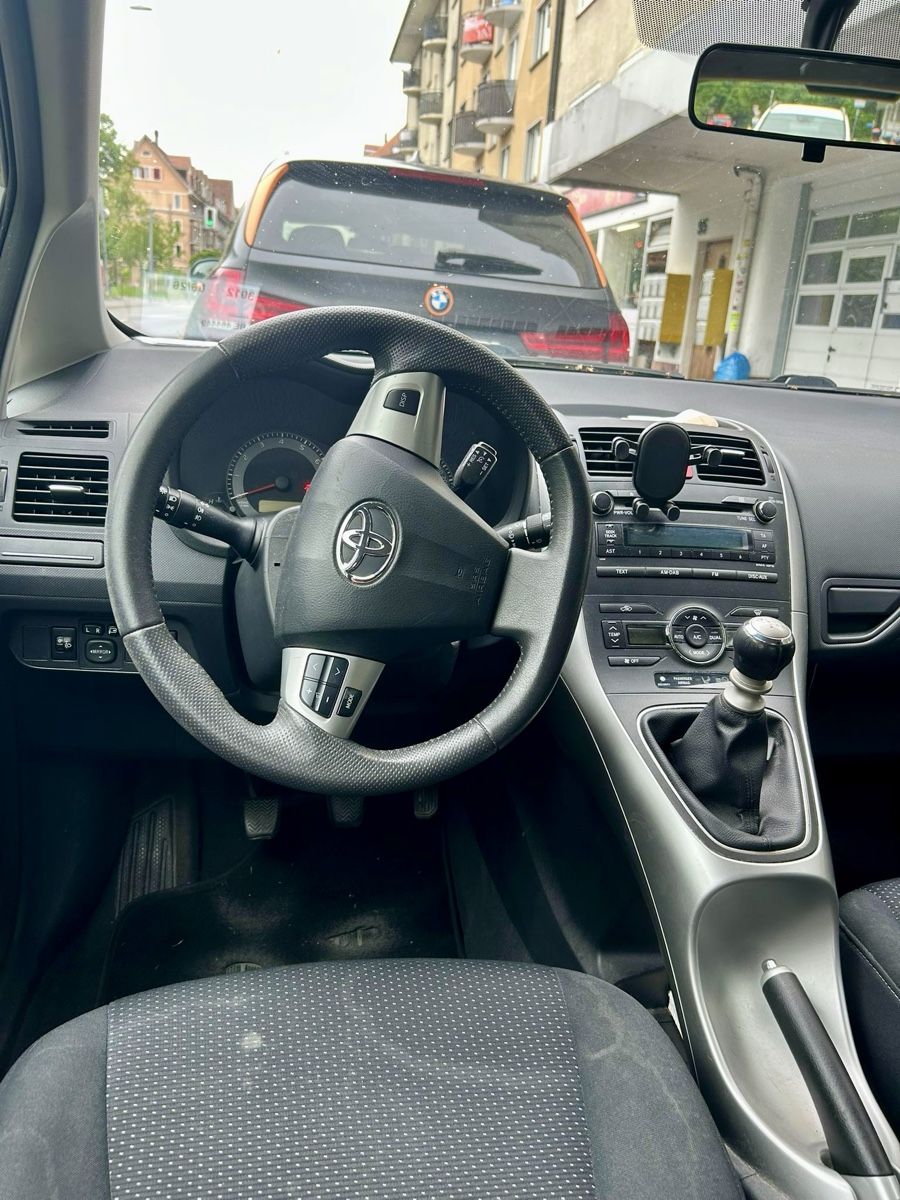 Toyota Autos: Toyota Auris 1.6 linea sol – Gebraucht aus Bern von ln2 3