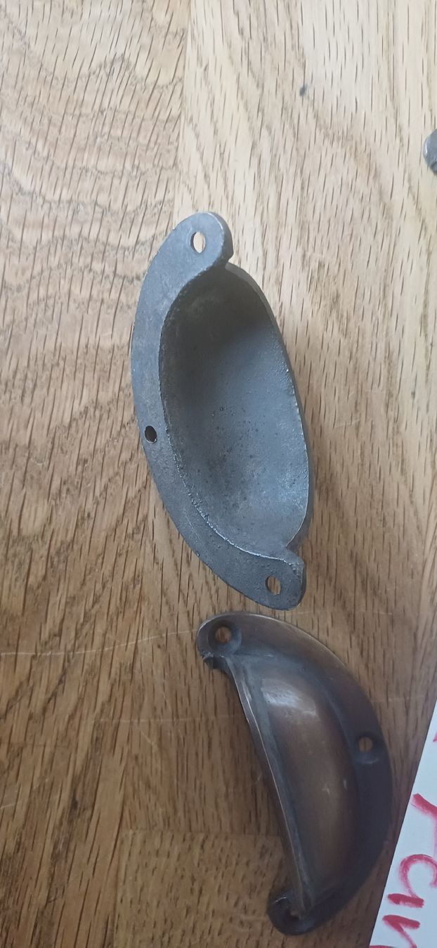 Eisenwaren: 12 Muschelgriffe Messing Gegossen – Gebraucht aus Flawil von Pinkmalibu 7