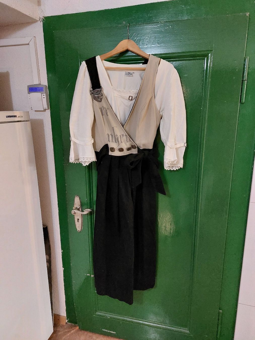 Costumi: Trachtenkleid gr 42/44 – Usato da Elgg venduto da Dagmar_17