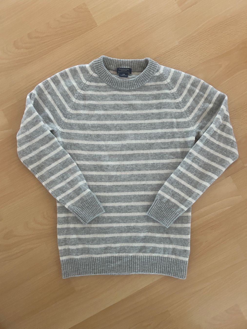 Kleiderpakete: 4 x Cashmere Collection Pullover - Gr. 128 – Gebraucht aus Illnau von Monkky 1