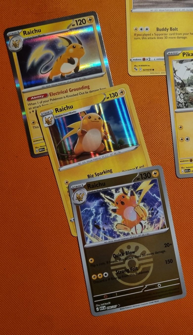 Pokémon Sammelbilder & Trading cards: Pikachu Kartenbundle Englisch inklusive 1x Promo – Gebraucht aus Bichelsee von Kompiuter 4