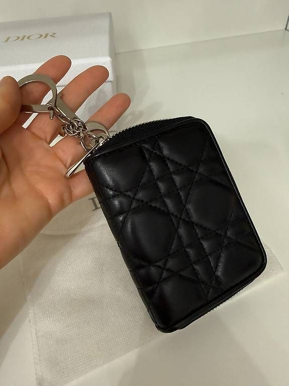 Dior Portemonnaie: Lady Dior Mini Pochette / Lady Dior mini – Neu (gemäss Beschreibung) aus Zürich von ffeti 2