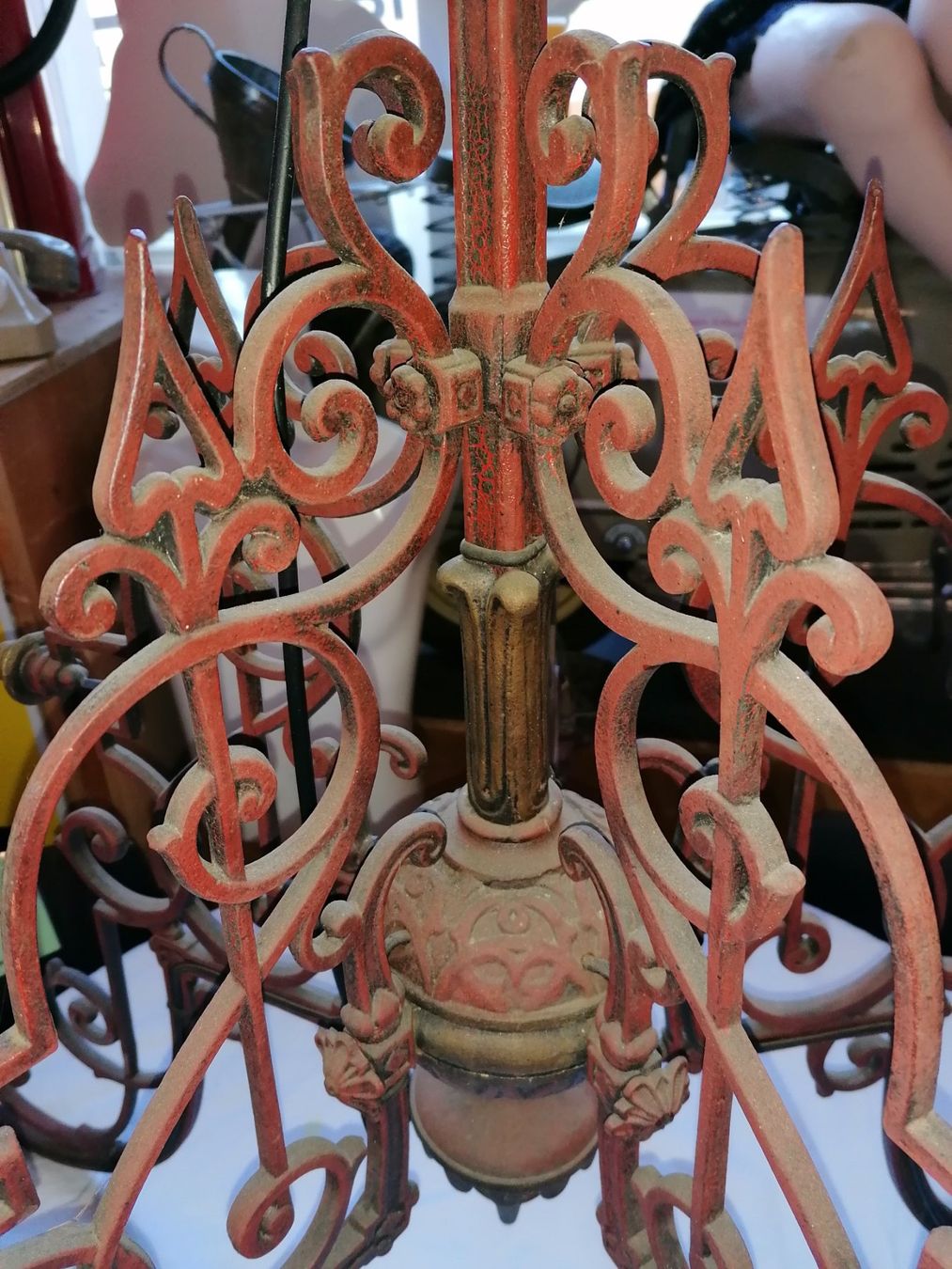Lampade: Schwerer antiker Kronleuchter – Usato da Köniz venduto da Brockenreich 1
