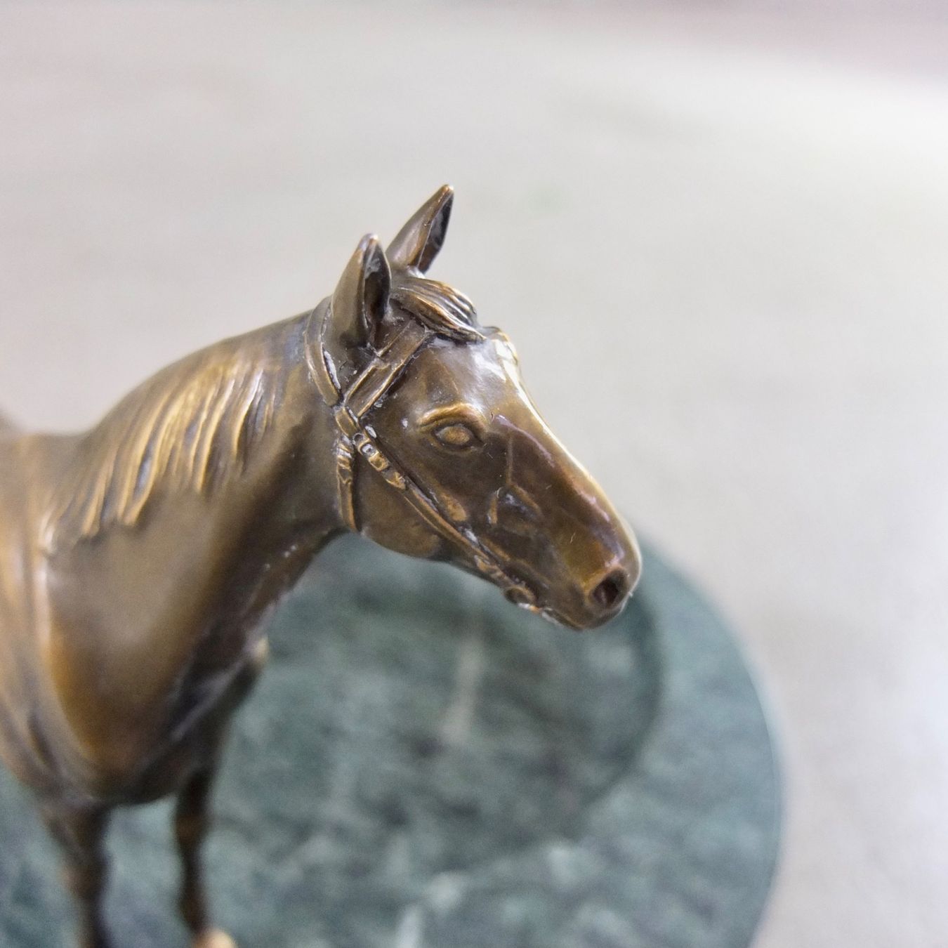 Statuette: Antike Ablage aus Bronze und Marmor – Usato da Basel venduto da Brocki-auf-dem-Wolf 7