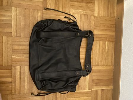 Sac à main cuir noir  bon état