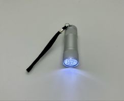 [GUT & GÜNSTIG]: Taschenlampe Silber