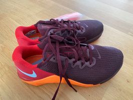 Nike Turnschuhe, (wein-)rot/orange, Gr. 42.5