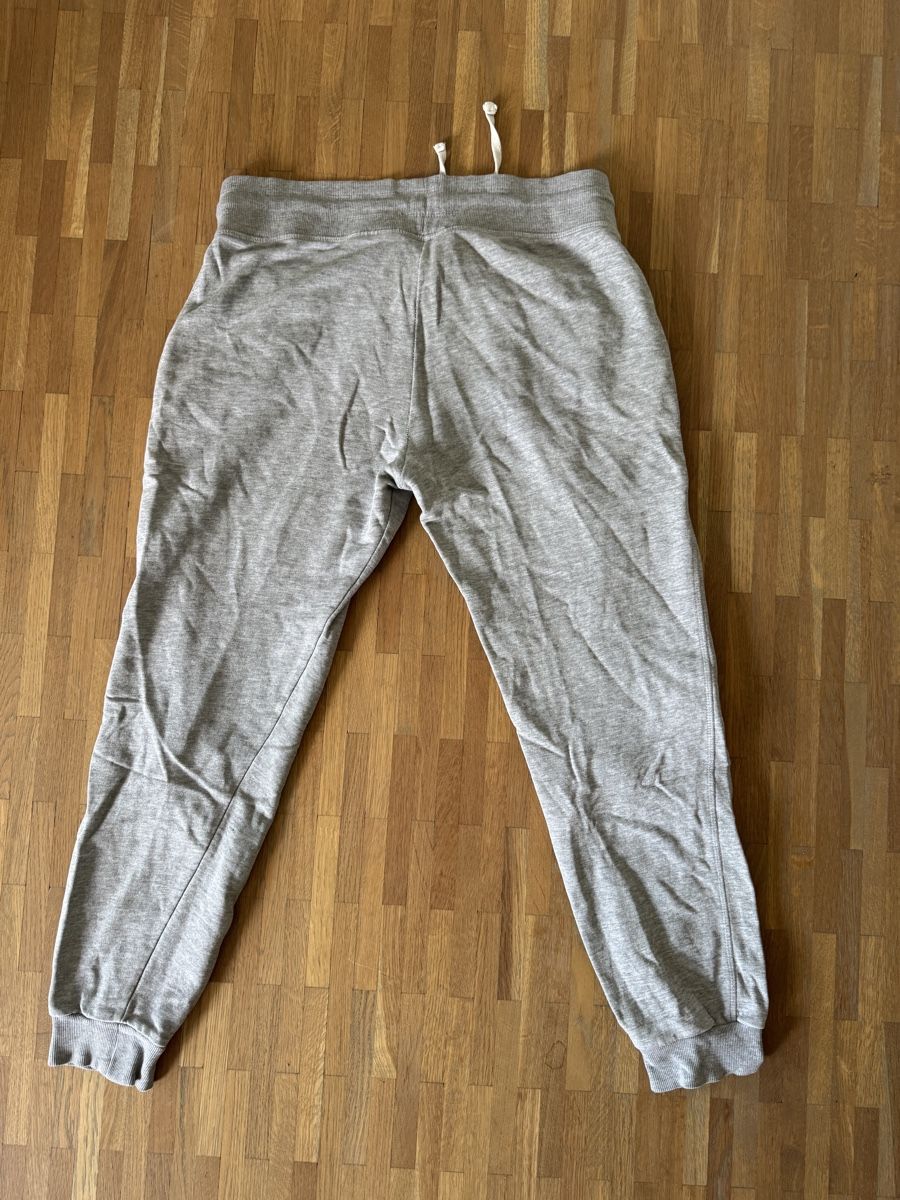 C&A Pantalons: Halblange Jogginghose hellgrau – D'occasion à Münsingen par sam_528s 1