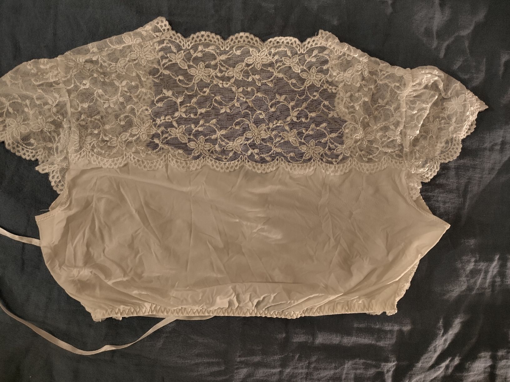 Blusen: Dirndl Bluse kurz mit spitze – Gebraucht aus Kloten von Kloten76 2