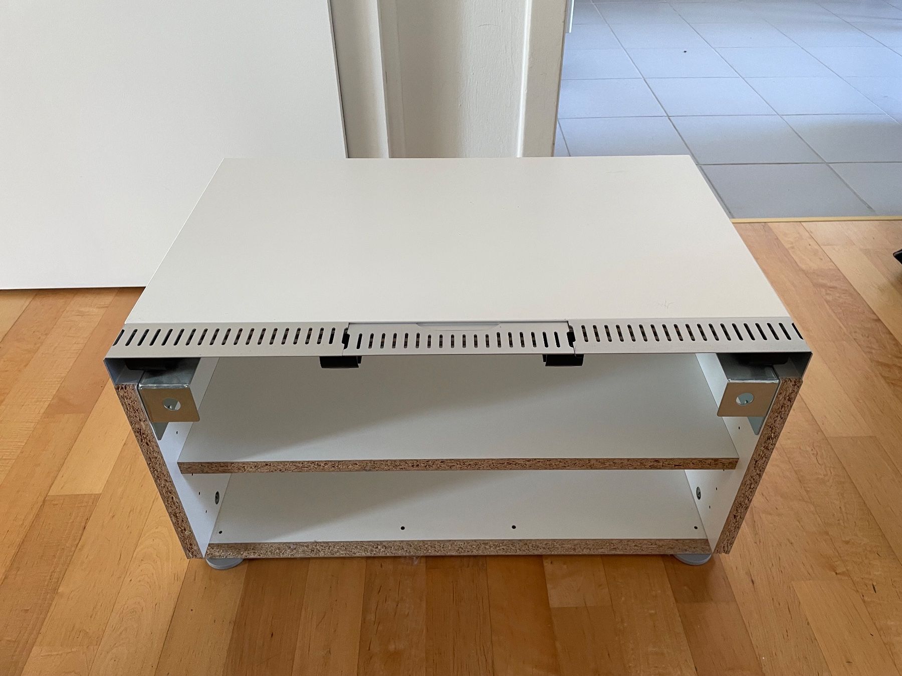 Ikea Mobili TV: Fernsehmöbel weiss – Usato da Zürich venduto da brilu23 3
