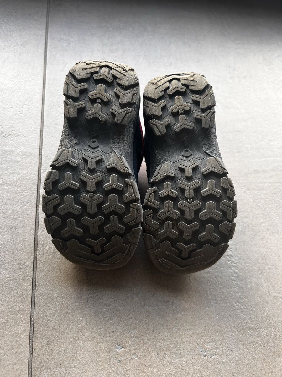 Decathlon Scarpe per ragazzi: Chaussures enfant pointure 24-25 – Nuovo (secondo la descrizione) da Baar nendaz venduto da min_n5tw 3