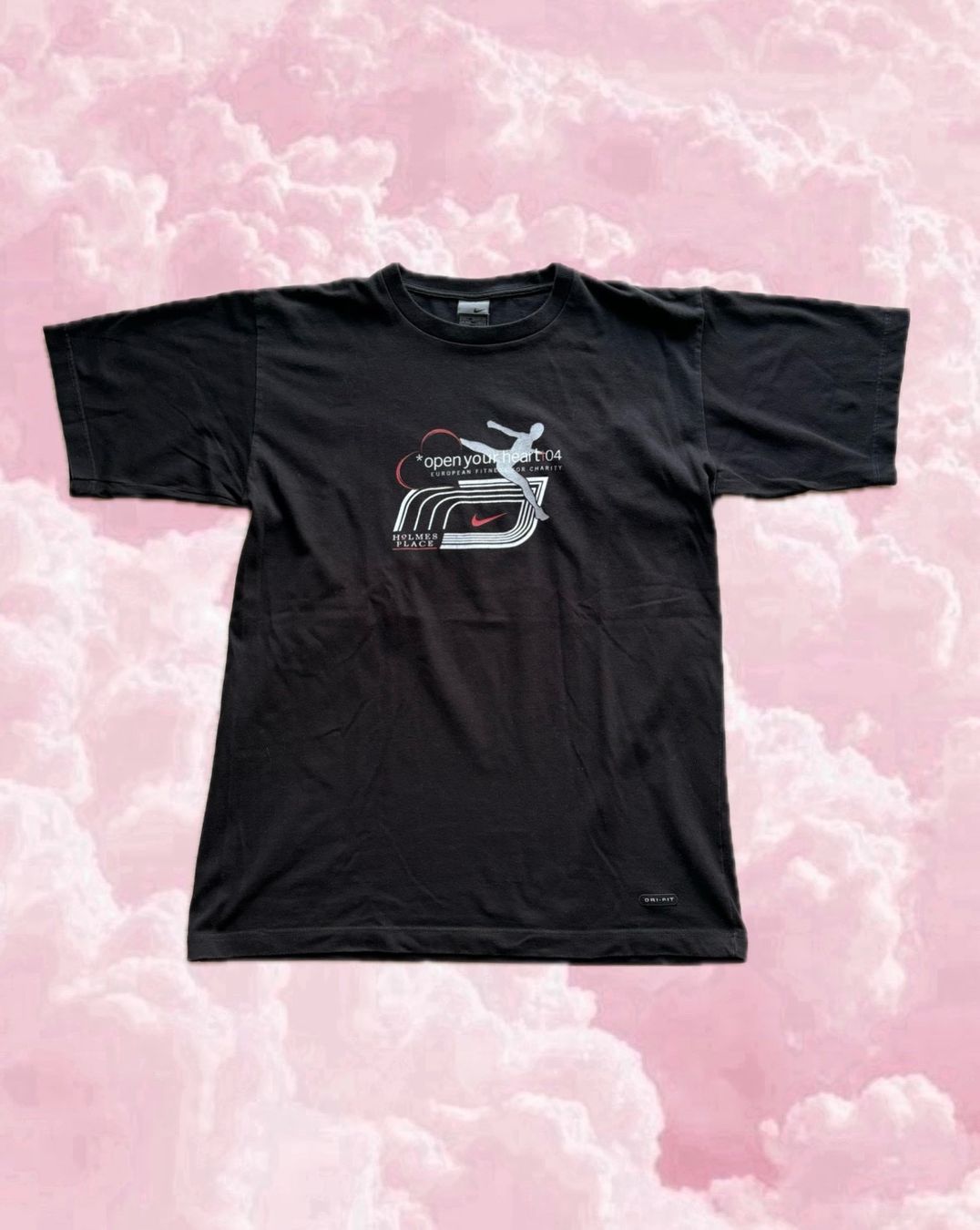 Nike T-shirt: Vintage Nike T-Shirt – Usato da Wigoltingen venduto da _vntg_