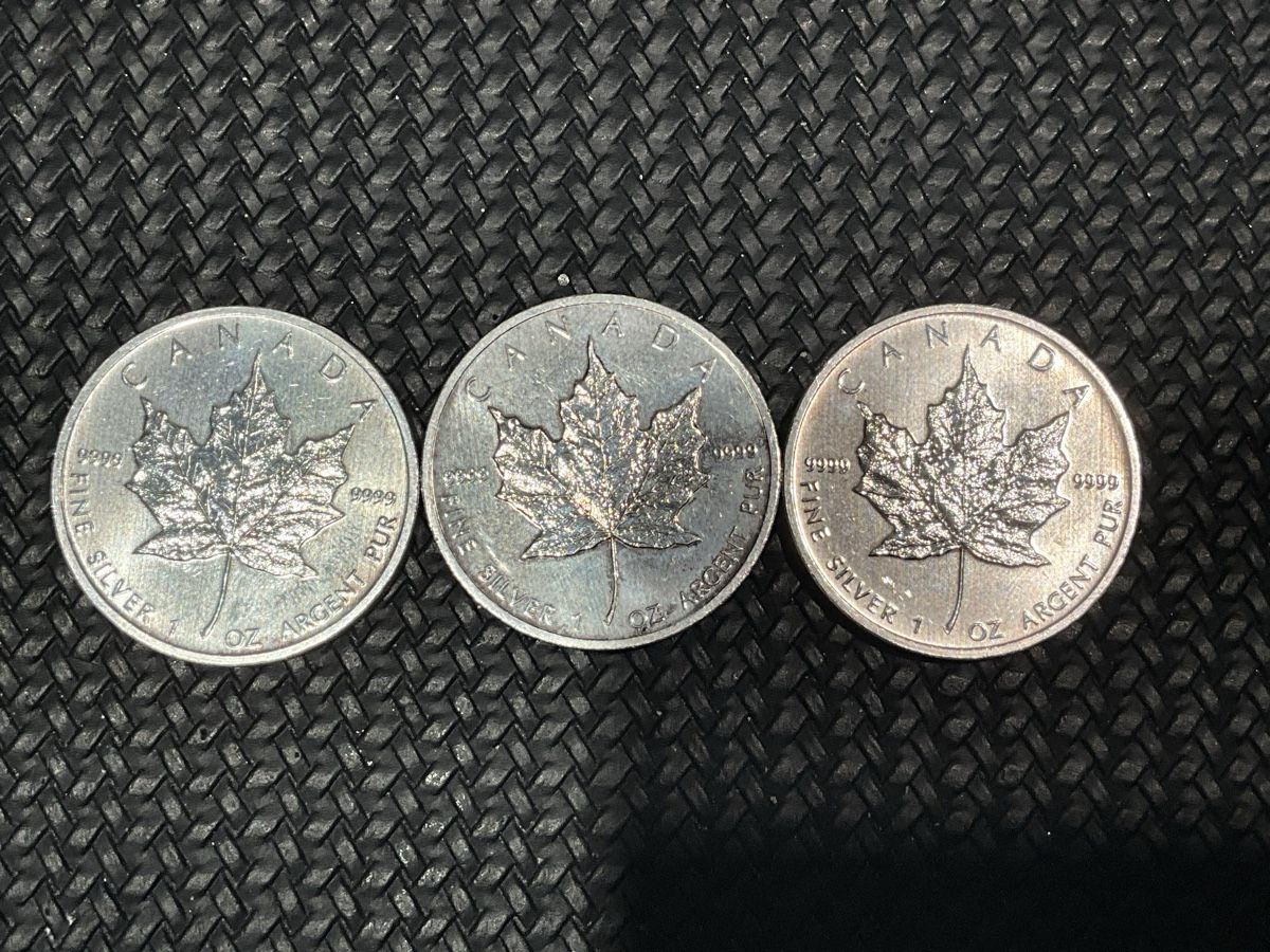Tutti le monete: 3x 1 oz Silber Canada 2010, 9999 Feinsilber – Usato da Schaffhausen venduto da glamour-shop