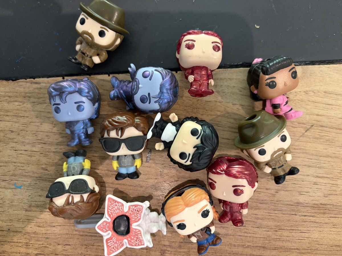 Giocattoli: Stranger Things Kinder Joy Figuren – Usato da Zumikon venduto da MeKaOs
