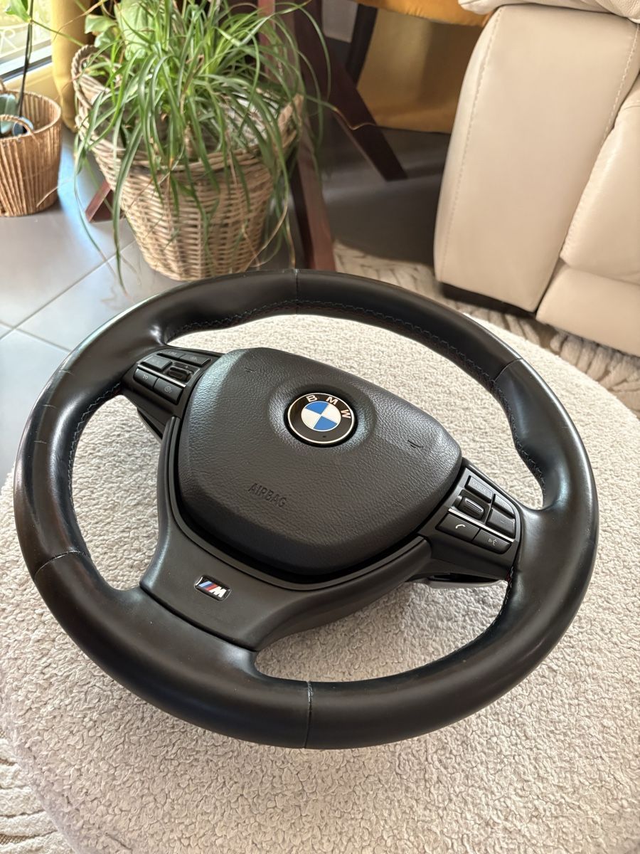 Tutti pezzi di ricambio auto: Volant bmw f10 – Usato da Belfaux venduto da kot_sd62 1