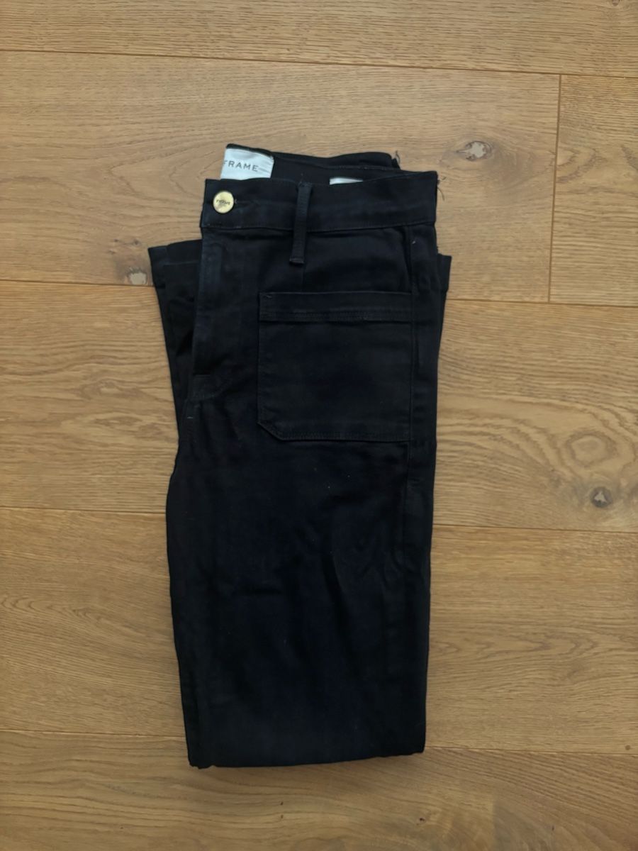 Jeans: schwarze flared Hosen Damen – Usato da Männedorf venduto da giu_wm6d 1