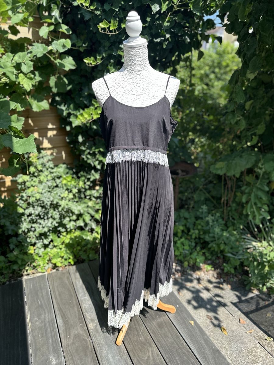 Twinset Vestiti: TWINSET Maxikleid Grösse 40 / IT 46 Schwarz – Usato da Baar venduto da AlicjasWunderland