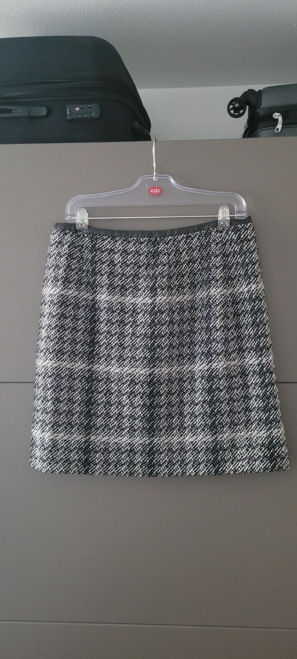Max Mara Gonne: Jupe Max Mara WEEKEND Taille 40/80% LAINE VIERGE  – Usato da Vevey venduto da x_y_f 1