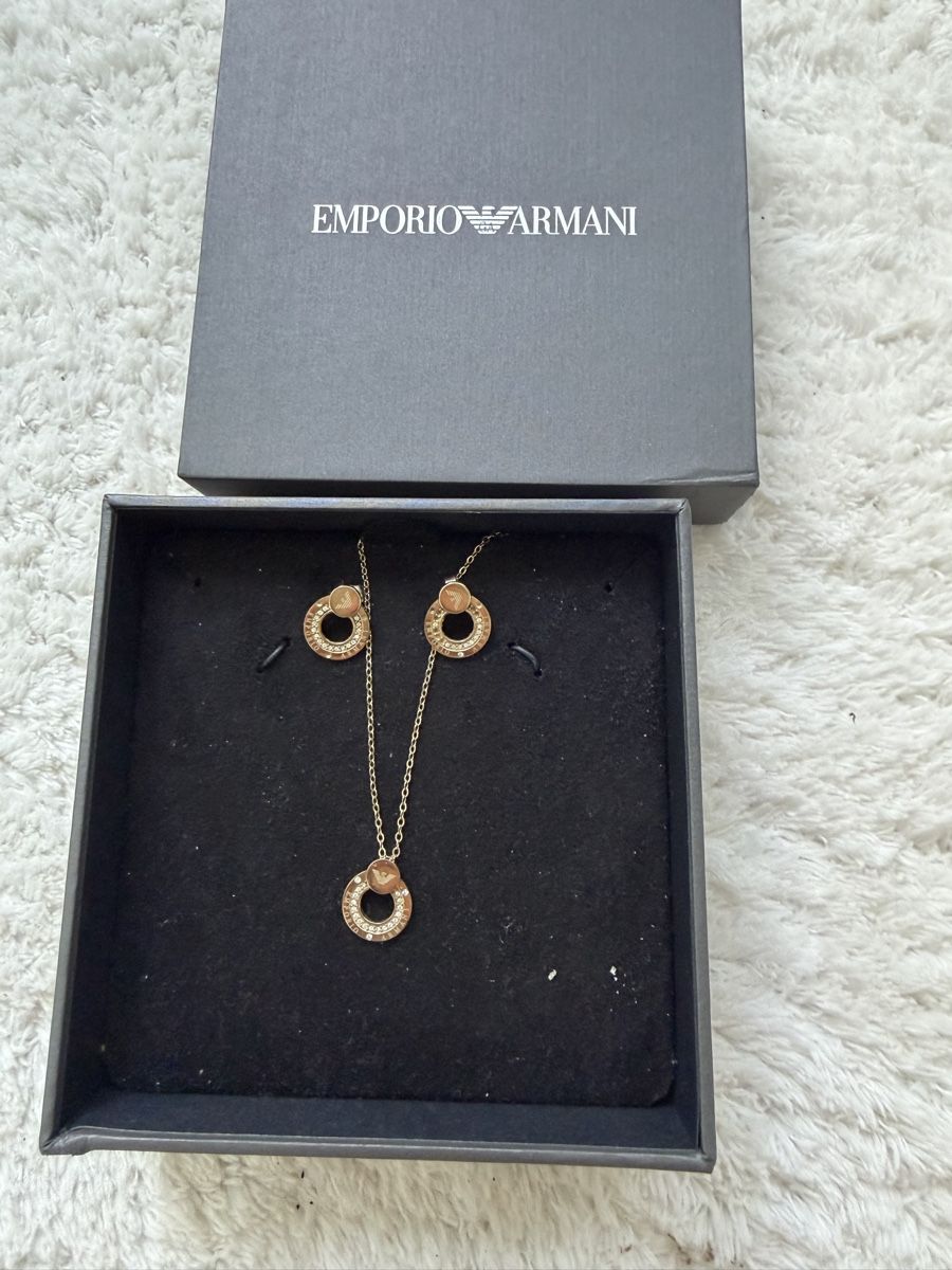 Armani Autres bijoux: Armani Schmuckset  – D'occasion à Basel par cor_5y8l 1