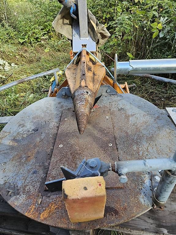 Tutte le macchine: Holzspalter Spirale für Traktor – Usato da Zernez venduto da Cmetaller 2