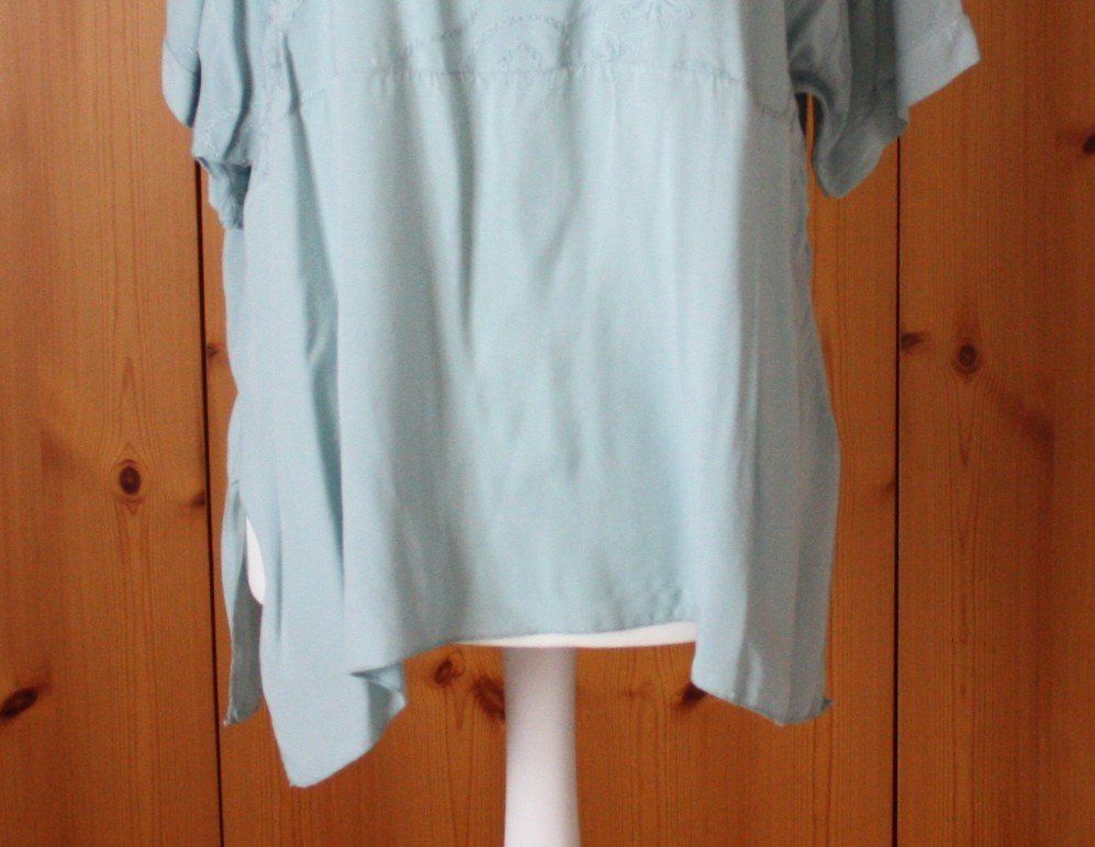 Camicette: Bluse Kurzarm grün Gr. XXL – Usato da Flüelen venduto da Diversicum-Curvy 2