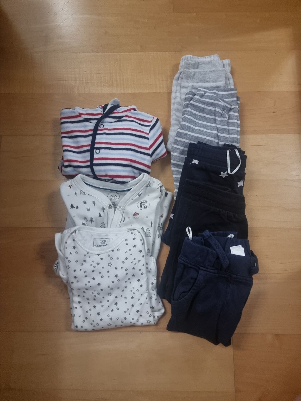 Lotti & Set di vestiti: Babykleider Set Grösse 74/80 – Usato da Zweidlen venduto da VG159