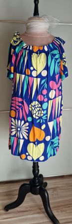 Sommerliches Kleid mit Muster, Grösse L, ideal für Strand