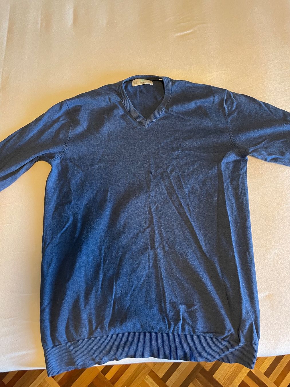 Esprit Pulls & Sweat-shirts: ESPRIT Herren Pullover V-Ausschnitt Dunkelblau Grösse – Défectueux à Buchs AG par Noah148