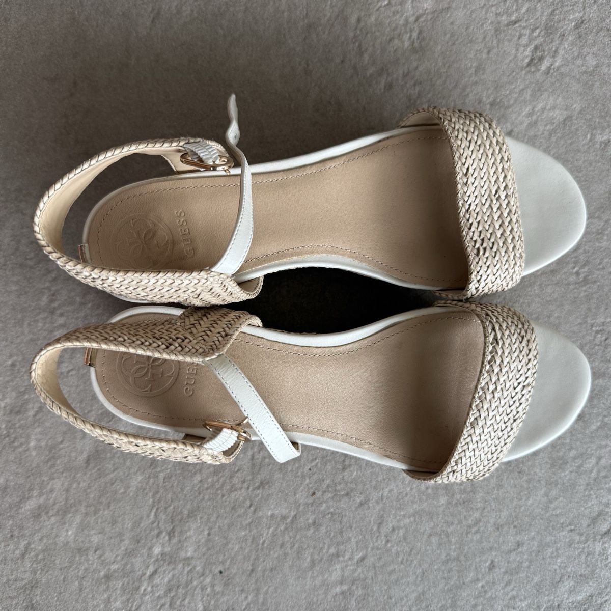 Guess Scarpe da donna: Guess Platform Sandals Size 40  – Usato da Boswil venduto da hey.itsme 3