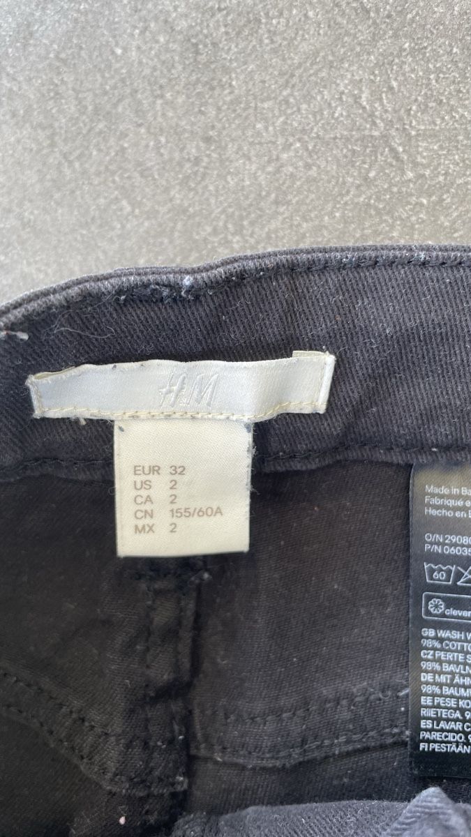 H&M Pantaloni: Shorts H&M Gr. 32 neuwertig – Usato da Neuenkirch venduto da balani 2