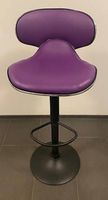 Chair violet