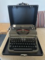 Vintage Schreibmaschine Underwood Champion mit Koffer 