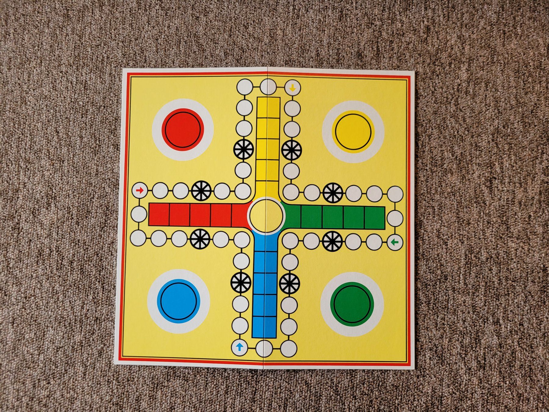 Spiele: Spielbox mit über 10 Spielen – Neu (gemäss Beschreibung) aus Kloten von wal_6zll 4