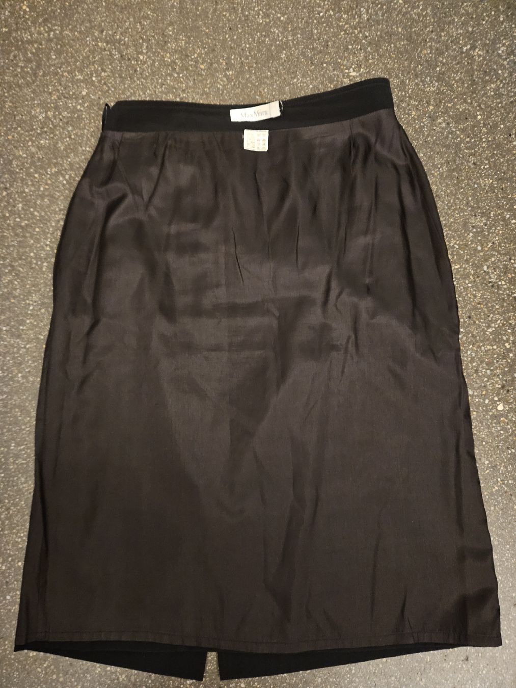 Max Mara Gonne: Max Mara Rock schwarz Grösse 42 neuwertig – Nuovo (secondo la descrizione) da Anwil venduto da tamoos 3