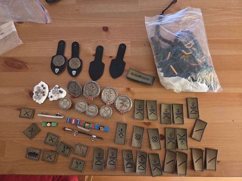 Placchette & Badge: Militär Abzeichen diverse – Usato da Spiez venduto da lor_8vsd