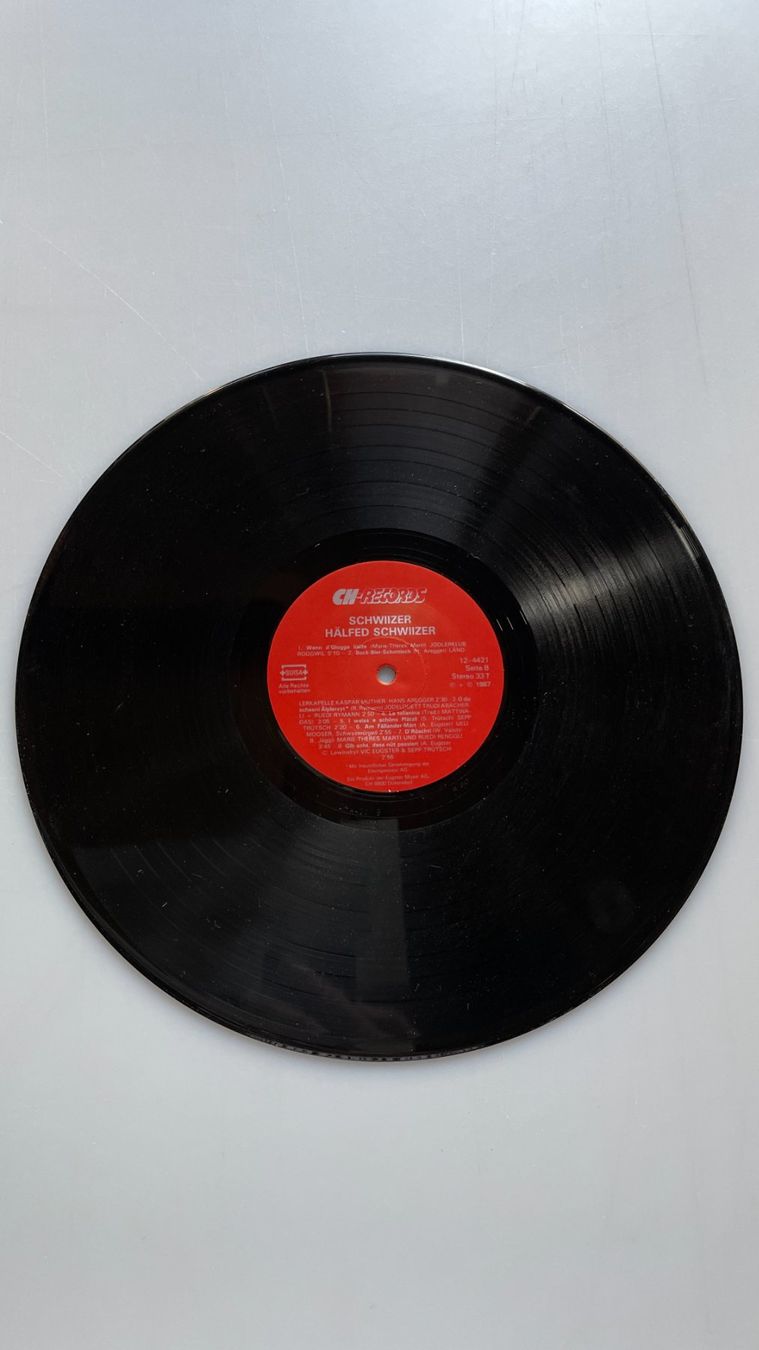 Schallplatten: Schwiizer hälfed Schwiizer - Schallplatte – Gebraucht aus Glattfelden von markweb 3