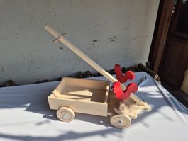 Neues Holzwägeli zum ziehen, tolles Spielzeug für Kinder!