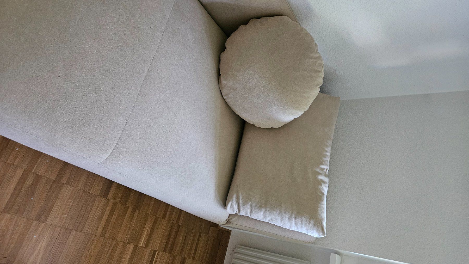 Sofas: Neuwertiges Sofa / Recamiere – Gebraucht aus Lausen von Miinalina 1