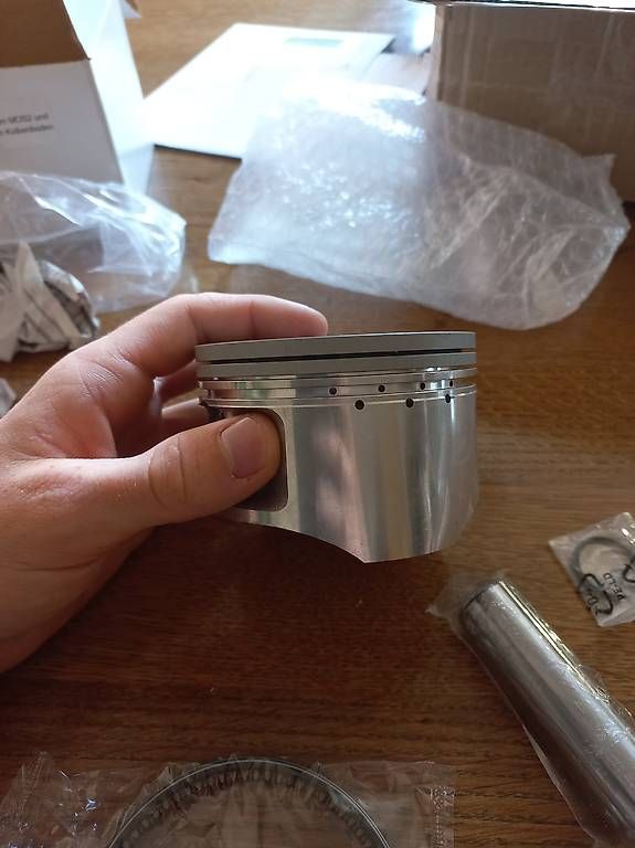 Suzuki Tutti i ricambio per moto: Piston suzuki DR600 S/R taille 94.00mm – Usato da Vuadens venduto da castellae05 2