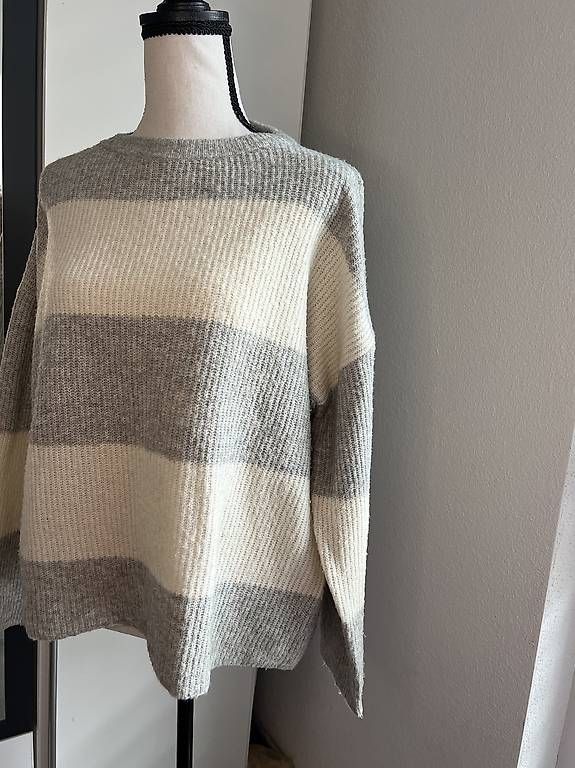 Pullover & Sweatshirts: Gestreifter Pullover? Grösse S – Gebraucht aus Urdorf von Marybyii 2