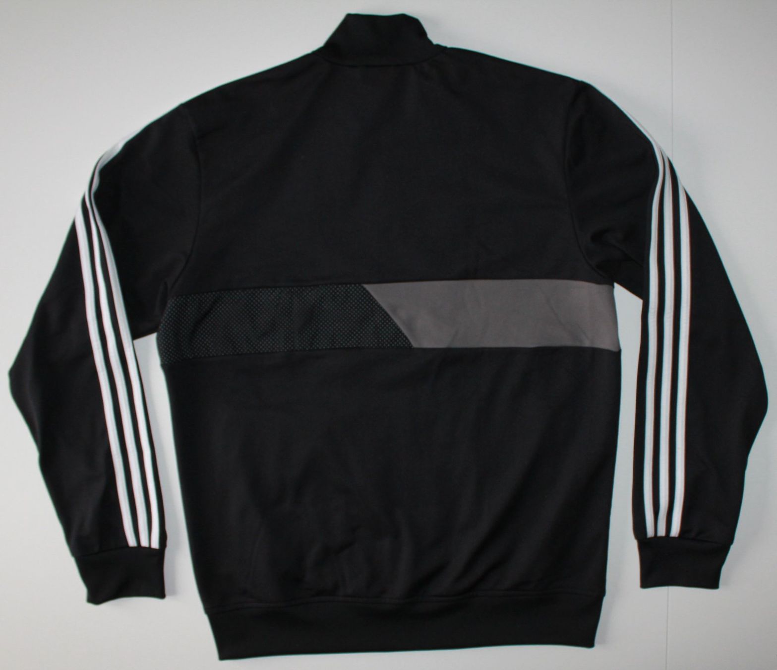 Adidas Giacche: Veste Adidas t .42-44 – Usato da Peseux venduto da Gilloss 5