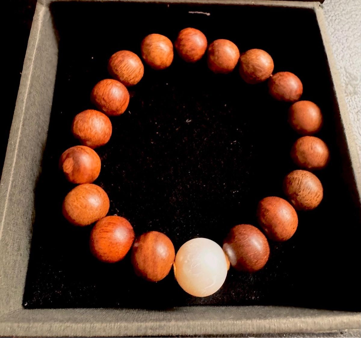 Bracciali & Braccialetti: Agarwood bracelet – Nuovo (secondo la descrizione) da Kilchberg ZH venduto da Suisse500 2