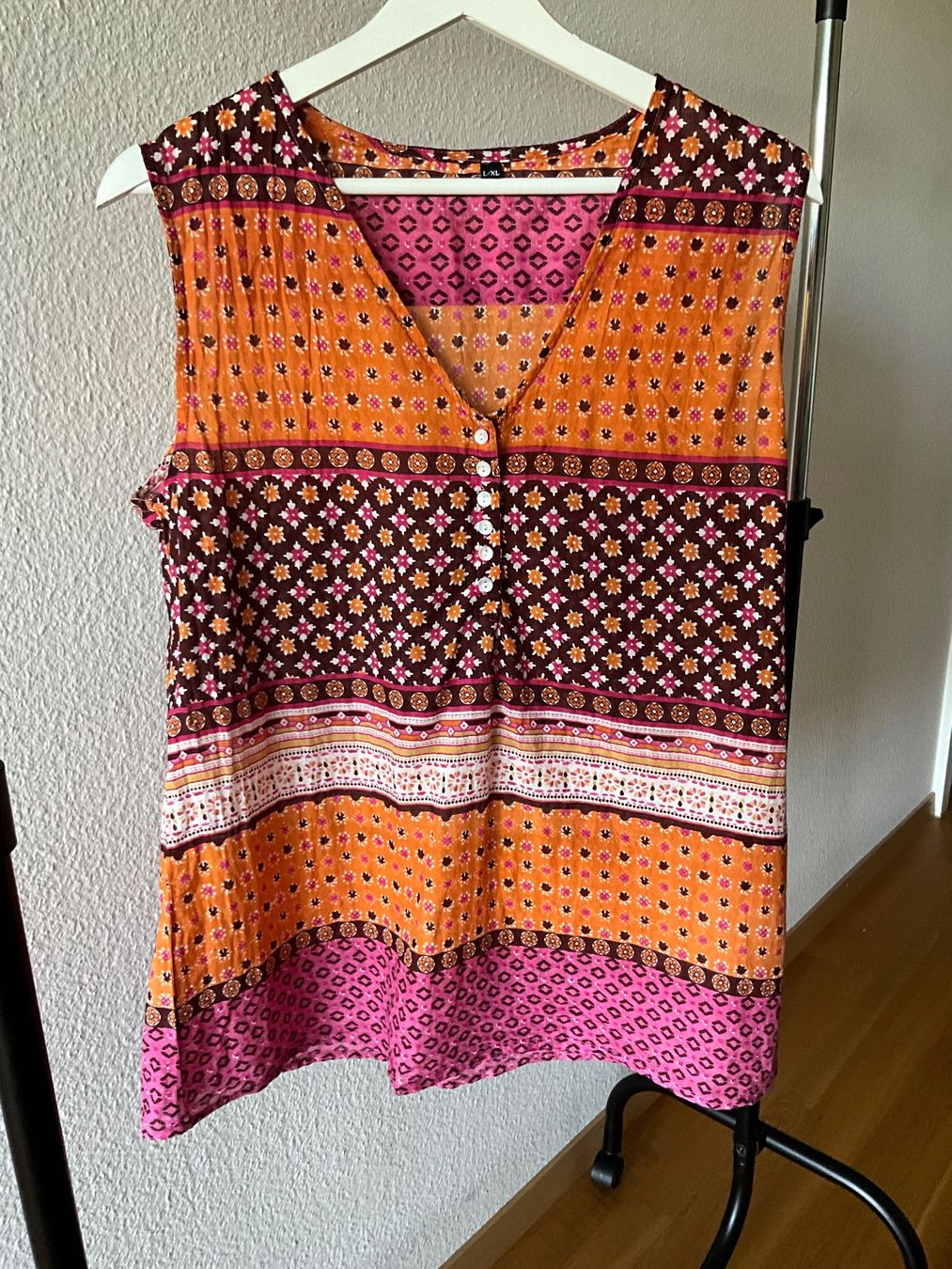 Top: Top Gr. L/XL – Nuovo (secondo la descrizione) da Muri b. Bern venduto da SmuriS
