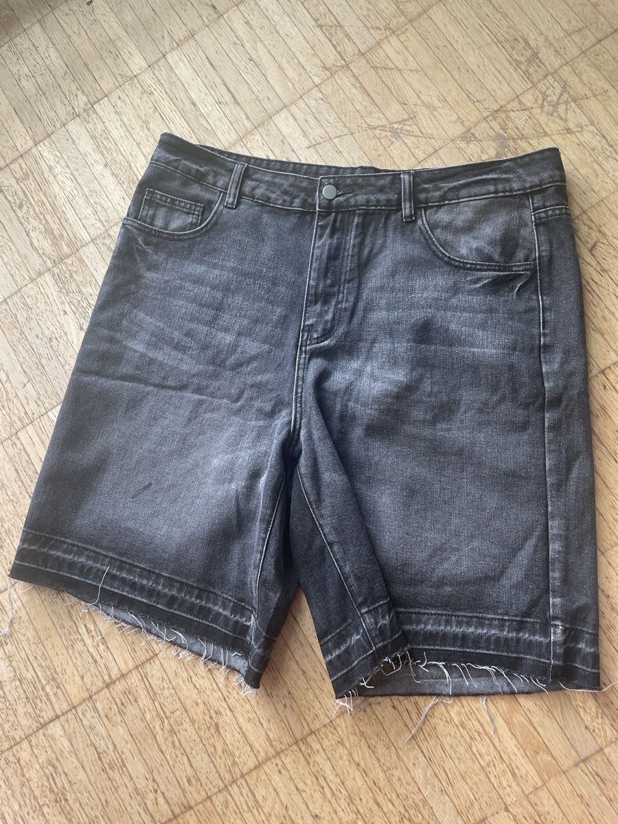 Jeans: Jeans Shorts XL – Gebraucht aus Laufen von bia_7vr6