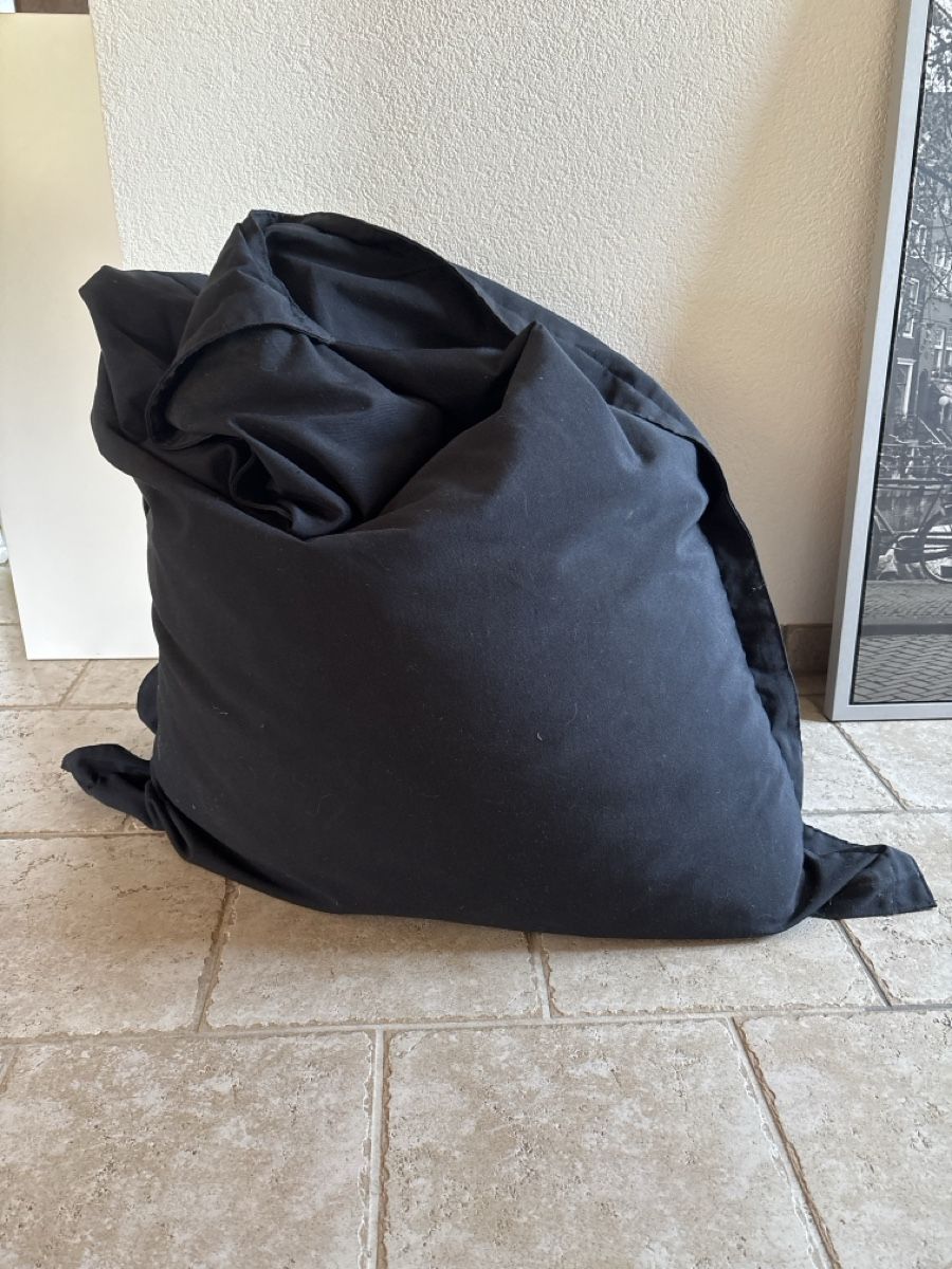 Cuscini: Schwarzer Bodenkissen-Sack – Usato da Oberhasli venduto da kma_7lcb 1