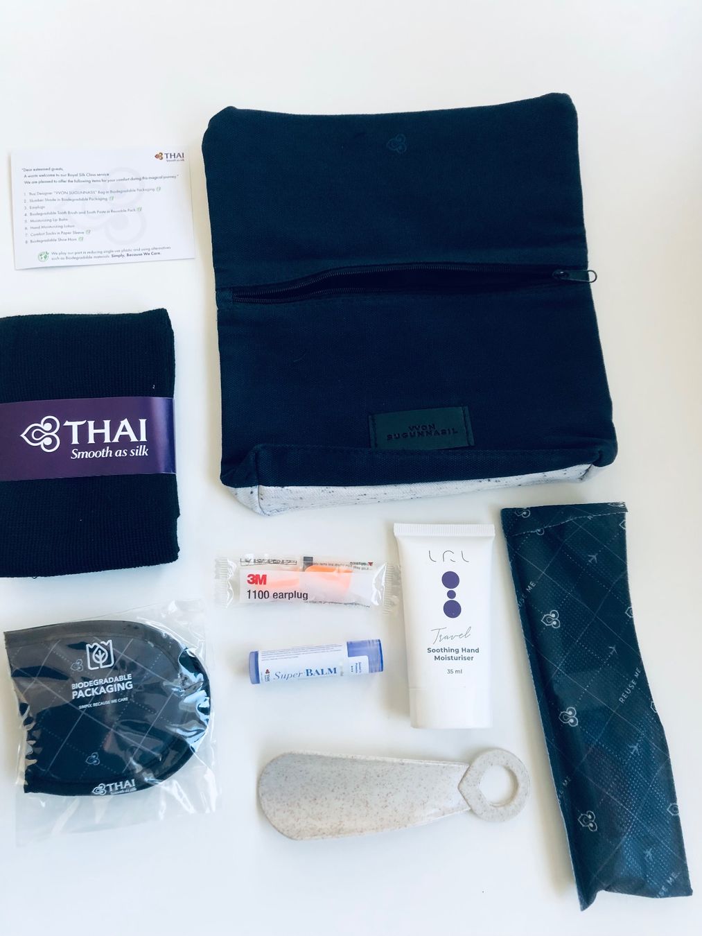 Kosmetikkoffer: THAI AIRWAYS BUSINESS CLASS KIT FABRIKNEU – Neu und originalverpackt aus Malters von Kuettel1 1