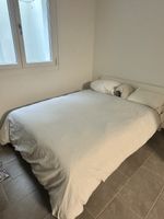 Bett weiss