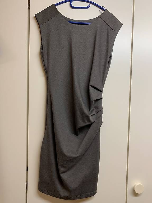 Robes: Kleid grau, Gr. 38, neu – D'occasion à Hägglingen par KarinK 1